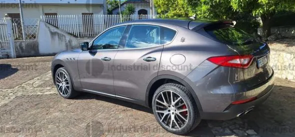 10#9332 Maserati Levante