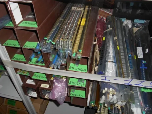 34#7585 Materiale e componentistica elettronica