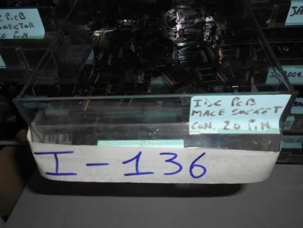 34#7585 Materiale e componentistica elettronica
