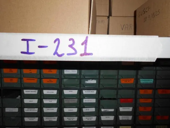 35#7585 Materiale e componentistica elettronica