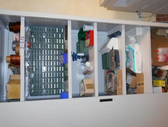 35#7585 Materiale e componentistica elettronica