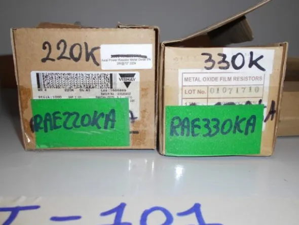33#7585 Materiale e componentistica elettronica