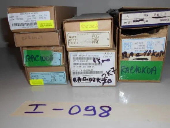 33#7585 Materiale e componentistica elettronica
