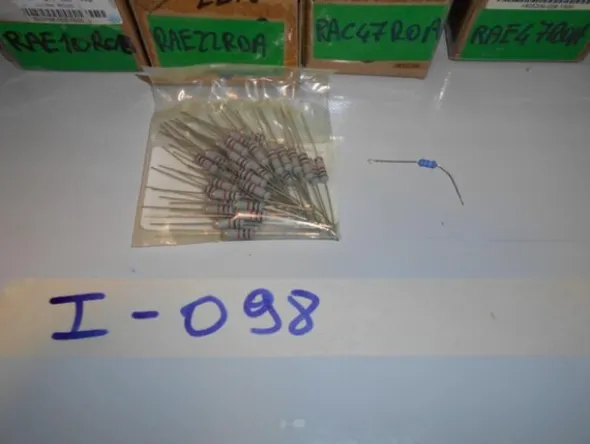 33#7585 Materiale e componentistica elettronica