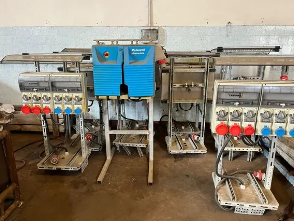 7#8355 Materiale elettrico