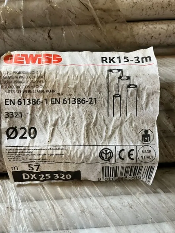 7#8355 Materiale elettrico