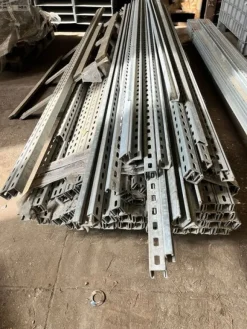 7#8355 Materiale elettrico