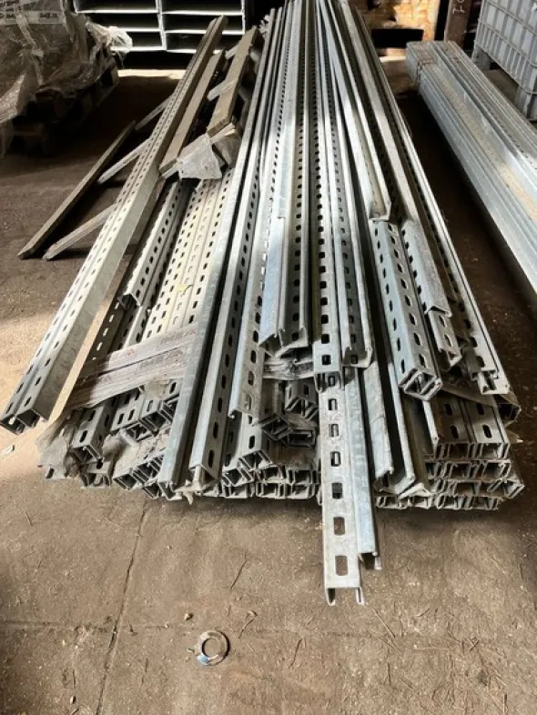 7#8355 Materiale elettrico