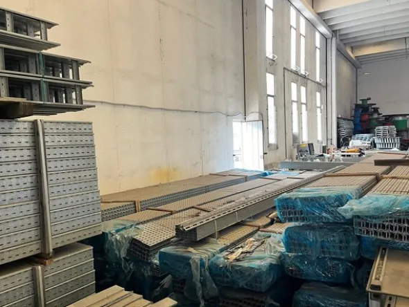 7#8355 Materiale elettrico