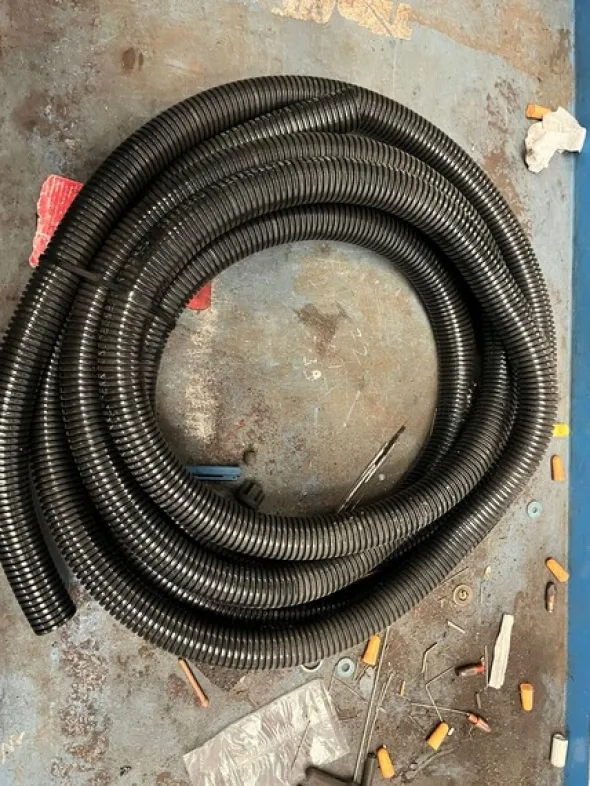 7#8355 Materiale elettrico