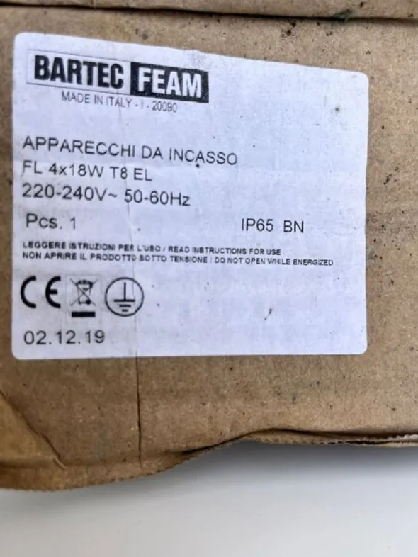8#8355 Materiale elettrico