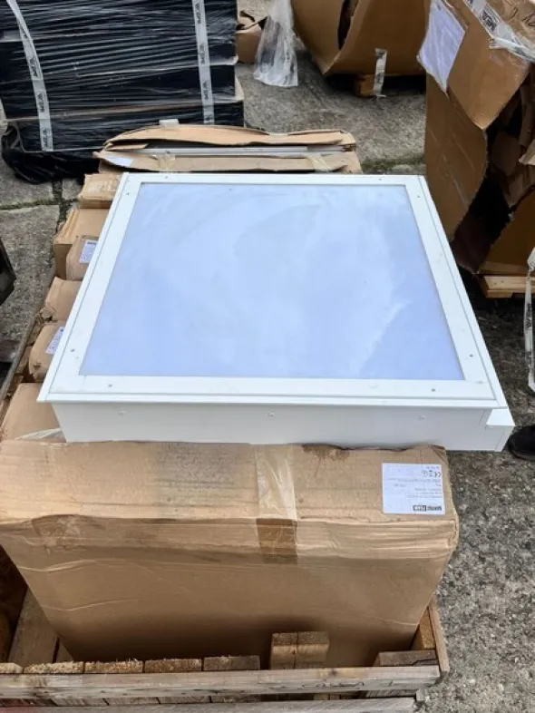 8#8355 Materiale elettrico