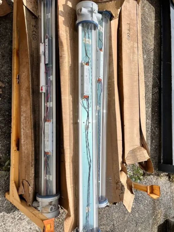 8#8355 Materiale elettrico