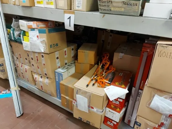 3#7287 Materiale elettrico e accessori per illuminazione