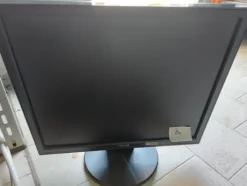4#8021 Materiale elettrico ed informatico