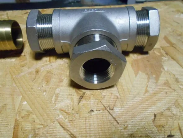 10#7585 Materiale elettrico e idraulico