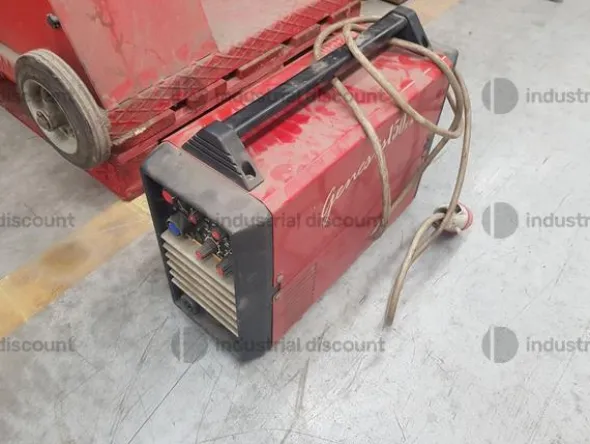 3#9182 Materiale elettrico vario