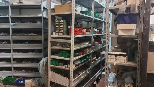 1#6812 Materiale per ferramenta