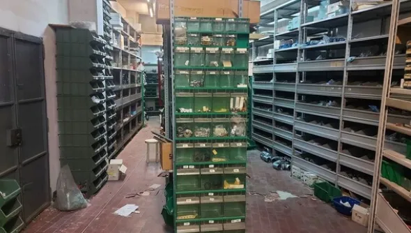 1#6812 Materiale per ferramenta