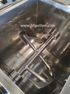 MESCOLATORE IMPASTATRICE PER CARNE SOTTOVUOTO CATO