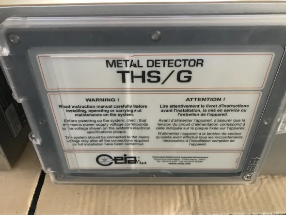 Metal detector a tunnel