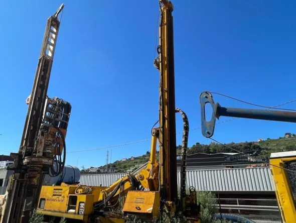 1#8293 Mezzi e attrezzatura da cantiere edile