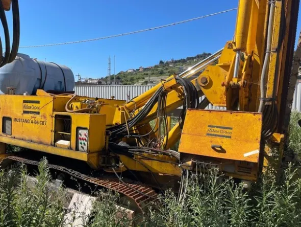 1#8293 Mezzi e attrezzatura da cantiere edile