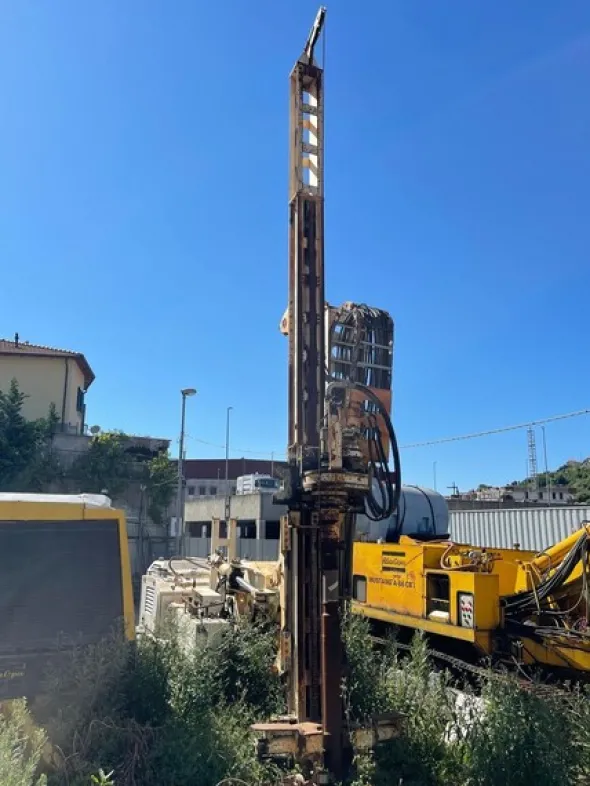 1#8293 Mezzi e attrezzatura da cantiere edile