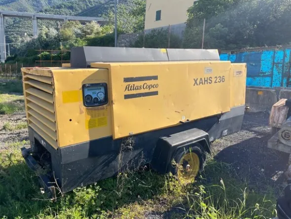 1#8293 Mezzi e attrezzatura da cantiere edile