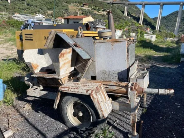 1#8293 Mezzi e attrezzatura da cantiere edile