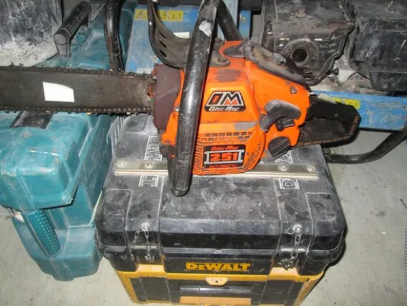1#8293 Mezzi e attrezzatura da cantiere edile