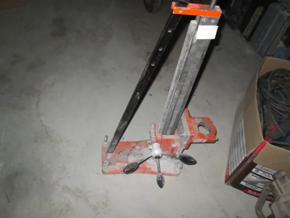 1#8293 Mezzi e attrezzatura da cantiere edile