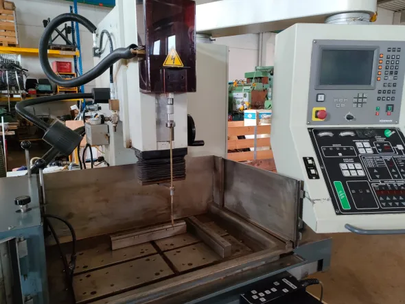 Microforatrice per elettroerosione Joemars CNC dnc 35