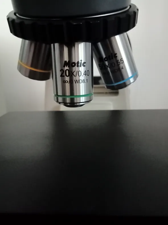 Microscopio ottico trinoculare Motic BA310 MET