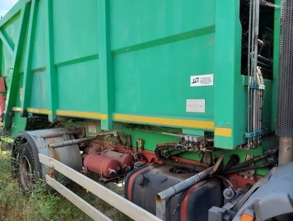 17#6803 Minicompattatore 2 assi Iveco