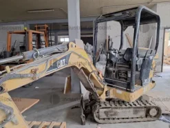 6#9747 Miniescavatore Caterpillar