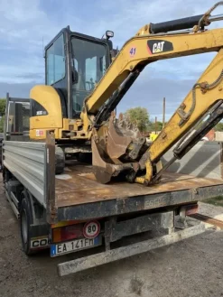 44#5562 Miniescavatore cingolato Caterpillar