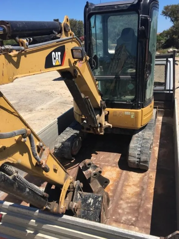 44#5562 Miniescavatore cingolato Caterpillar