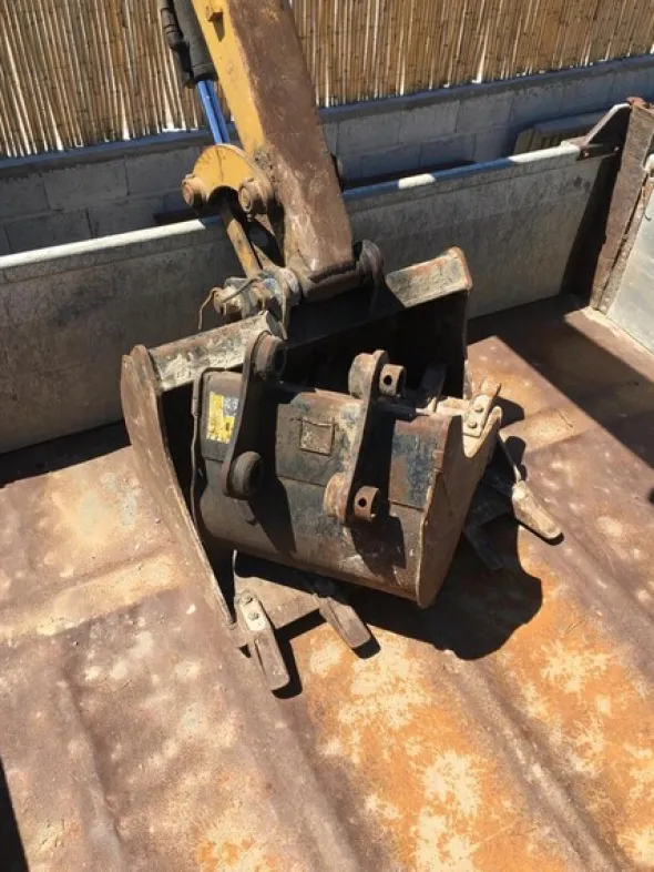 44#5562 Miniescavatore cingolato Caterpillar