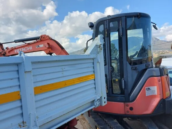 19#6799 Miniescavatore Hitachi