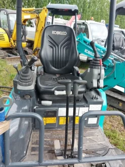 57#7778 Miniescavatore Kobelco SK17SR-3E