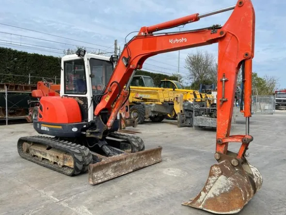 4#6111 Miniescavatore Kubota