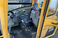 Miniescavatore VOLVO EC15B con benne