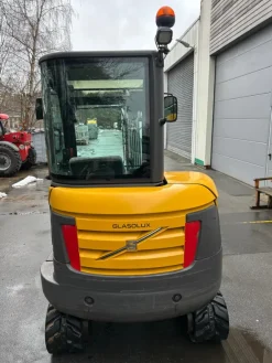 Miniescavatore Volvo EC27C del 2015