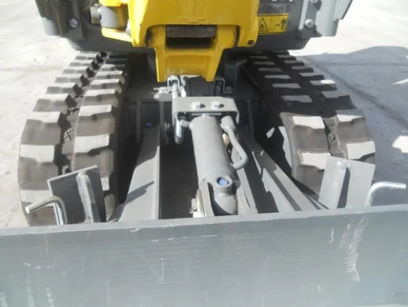 2#5024 Mini escavatore Wacker Neuson 803
