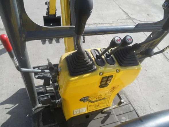 2#5024 Mini escavatore Wacker Neuson 803