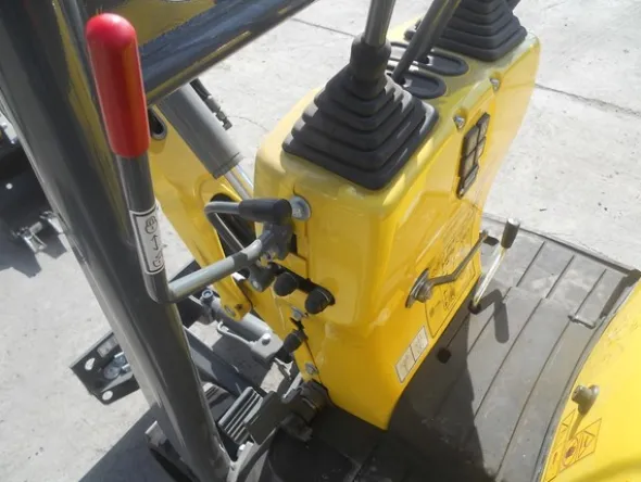 2#5024 Mini escavatore Wacker Neuson 803