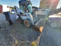 7#6105 Mini pala Bobcat