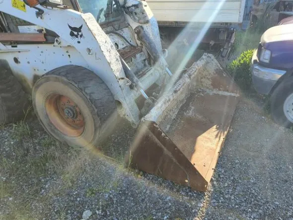 7#6105 Mini pala Bobcat
