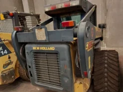 8#5562 Mini pala cingolata New Holland C185